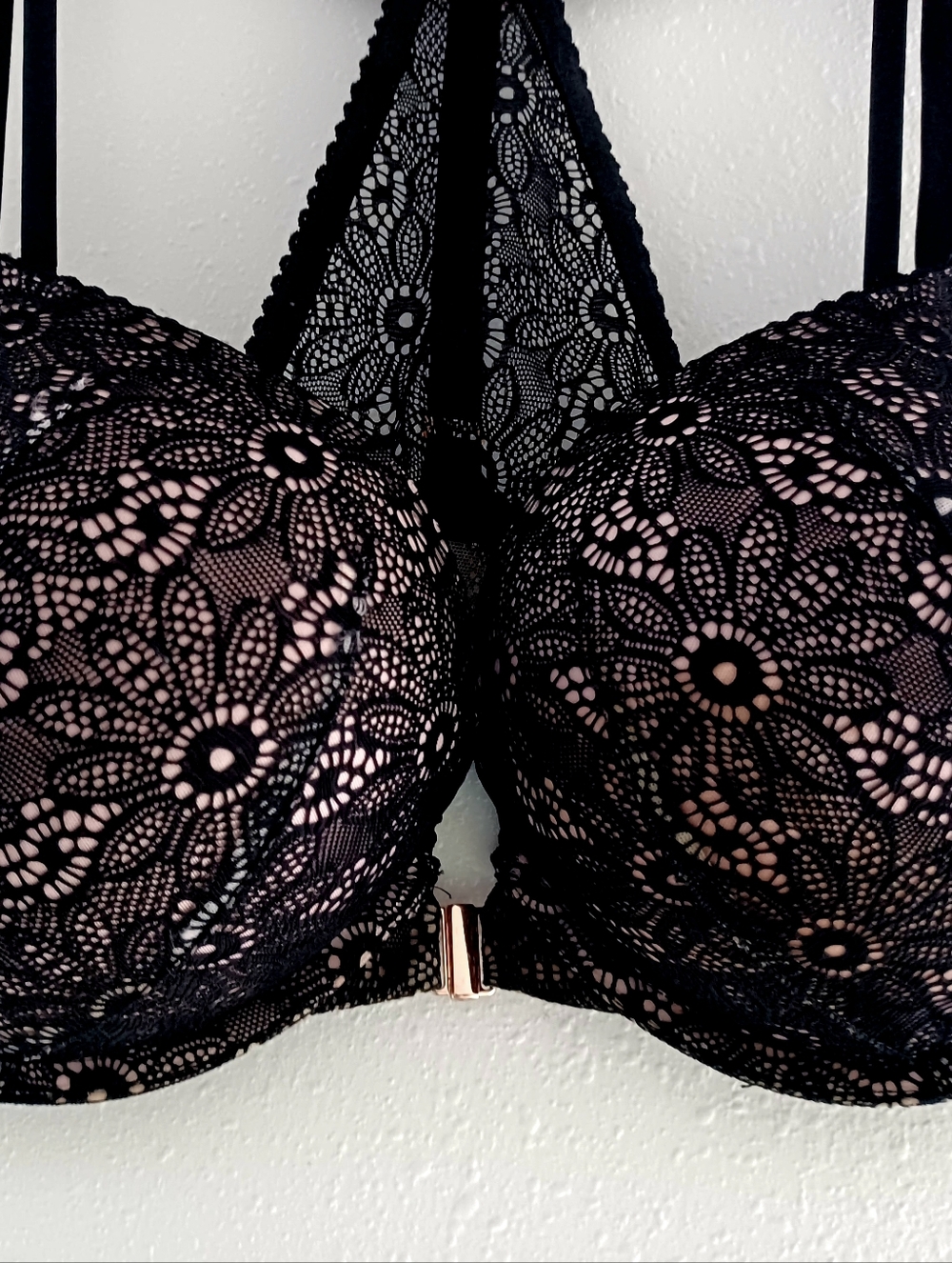 Victoria's Secret Black Lace Push-Up Bra with Nude Lining - Picture 5 of 16